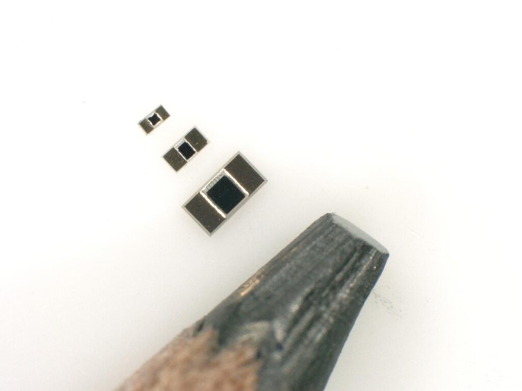 Semitec FT with pencil Nothing is as small – nothing responds as fast: thermal sensor from ATC Semitec