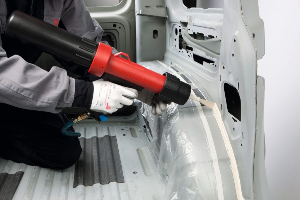 Application image LOCTITE expands its free e-learning platform with new automotive module